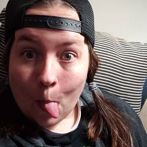 Meet your Posher, Lara